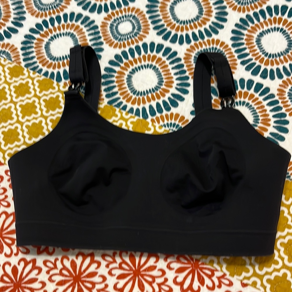 Lululemon womens, Black, adjustable size 34-36 bra